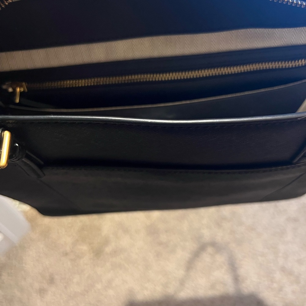 Tory Burch Black Tote Bag Like Brand New, Saffiano Leather w/crossbody strap - Picture 4 of 12